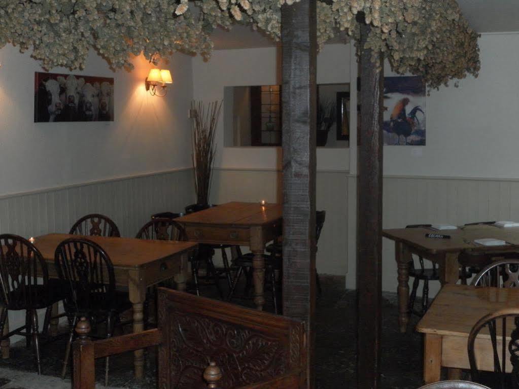 The Chetnole Inn Zewnętrze zdjęcie